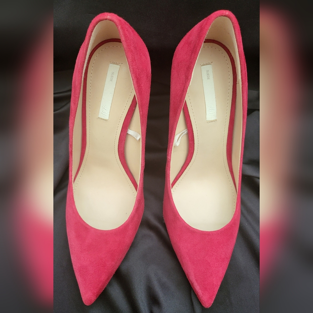 NWOT H&M Red Suede High Heels